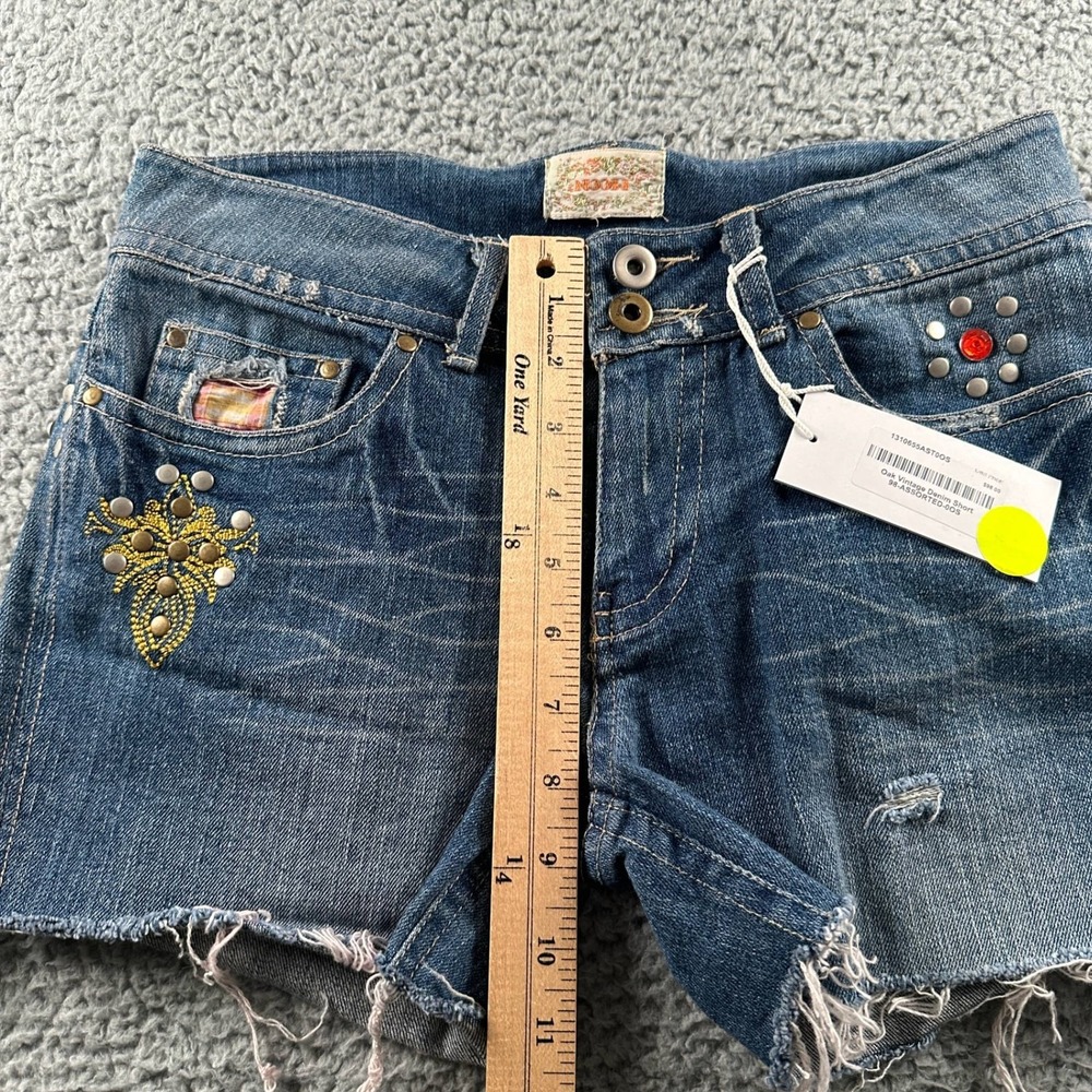 Reformation Vintage Denim Cutoff Shorts Womens 28 Oak Distressed Studded - Picture 8 of 11